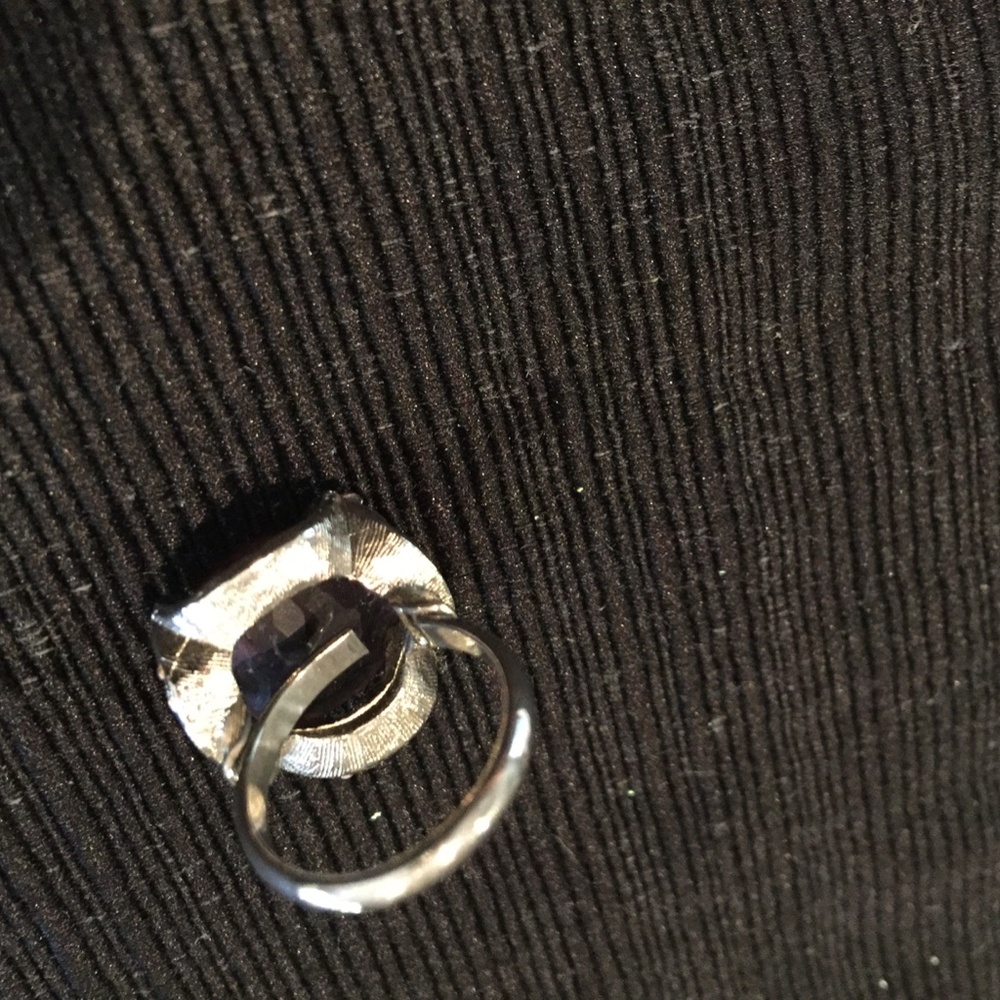 Women's Ring - Picture 2 of 4